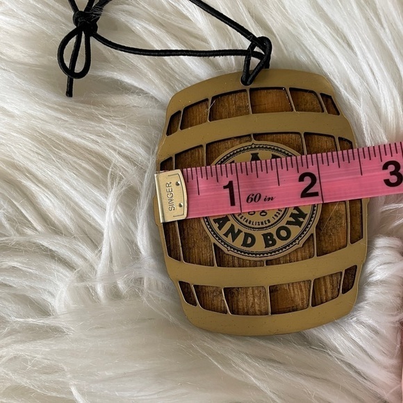 Blade & Bow 5 key bourbon barrel ornament - Picture 3 of 4